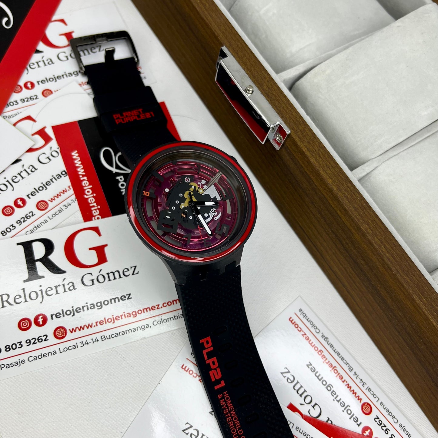 SWATCH PLANET PURPLE PARA HOMBRE REF-NR
