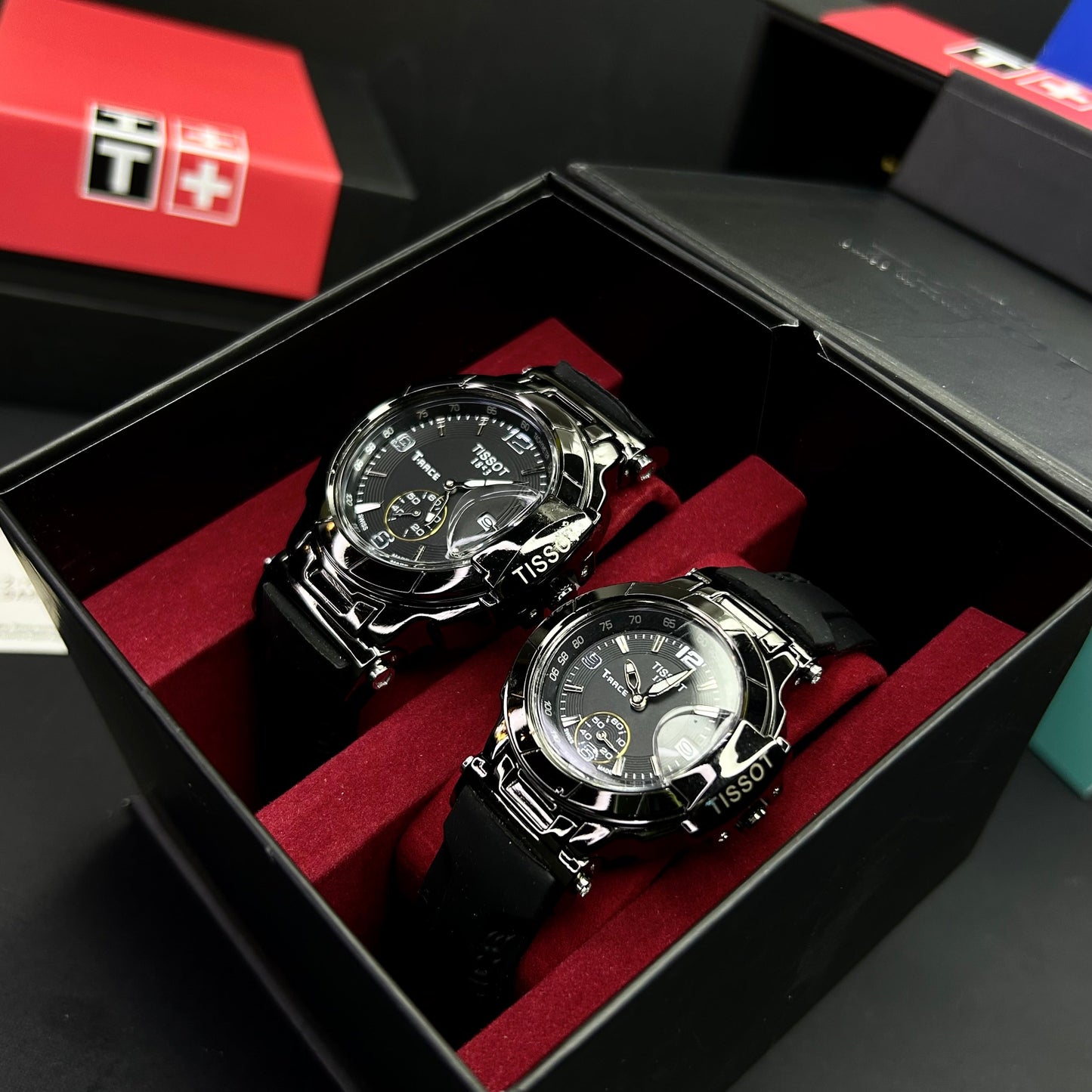PAREJA TISSOT T-RACE  REF-NN