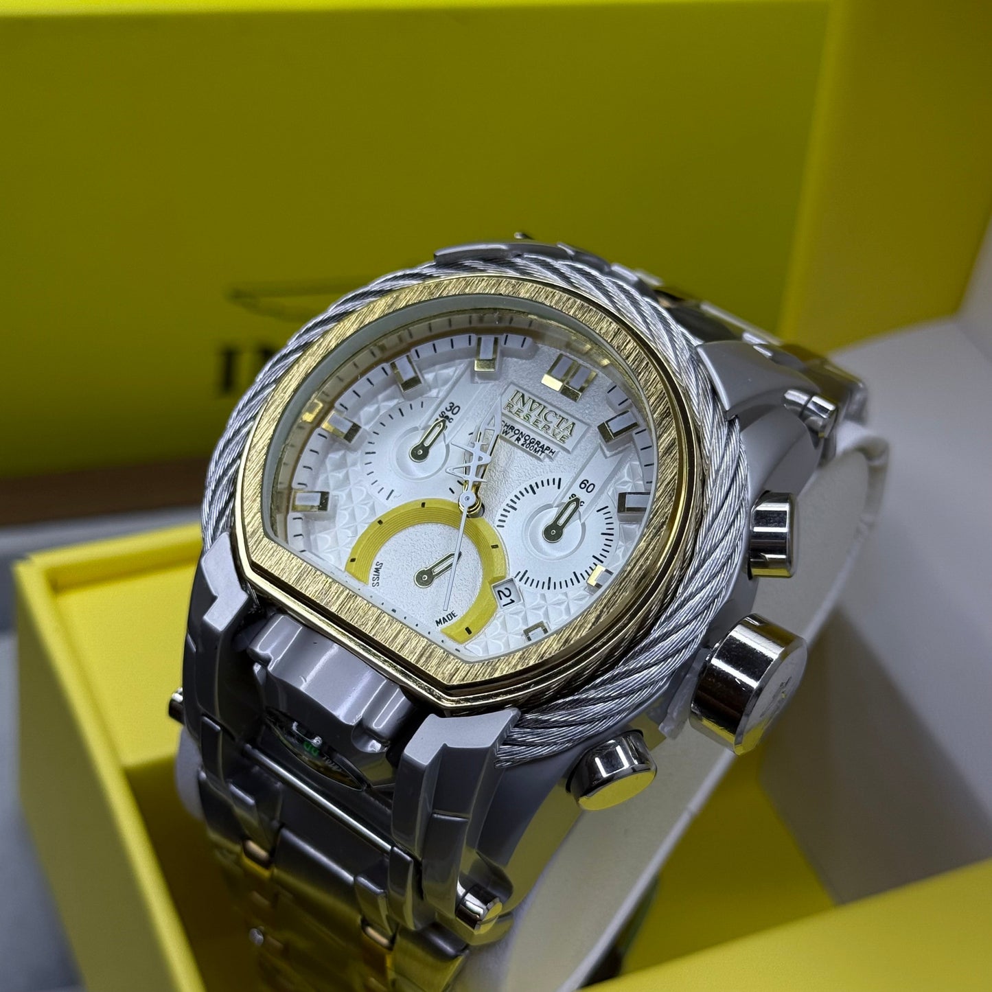 INVICTA BOLT ZEUS GUAYA ACERO PARA HOMBRE REF-BB