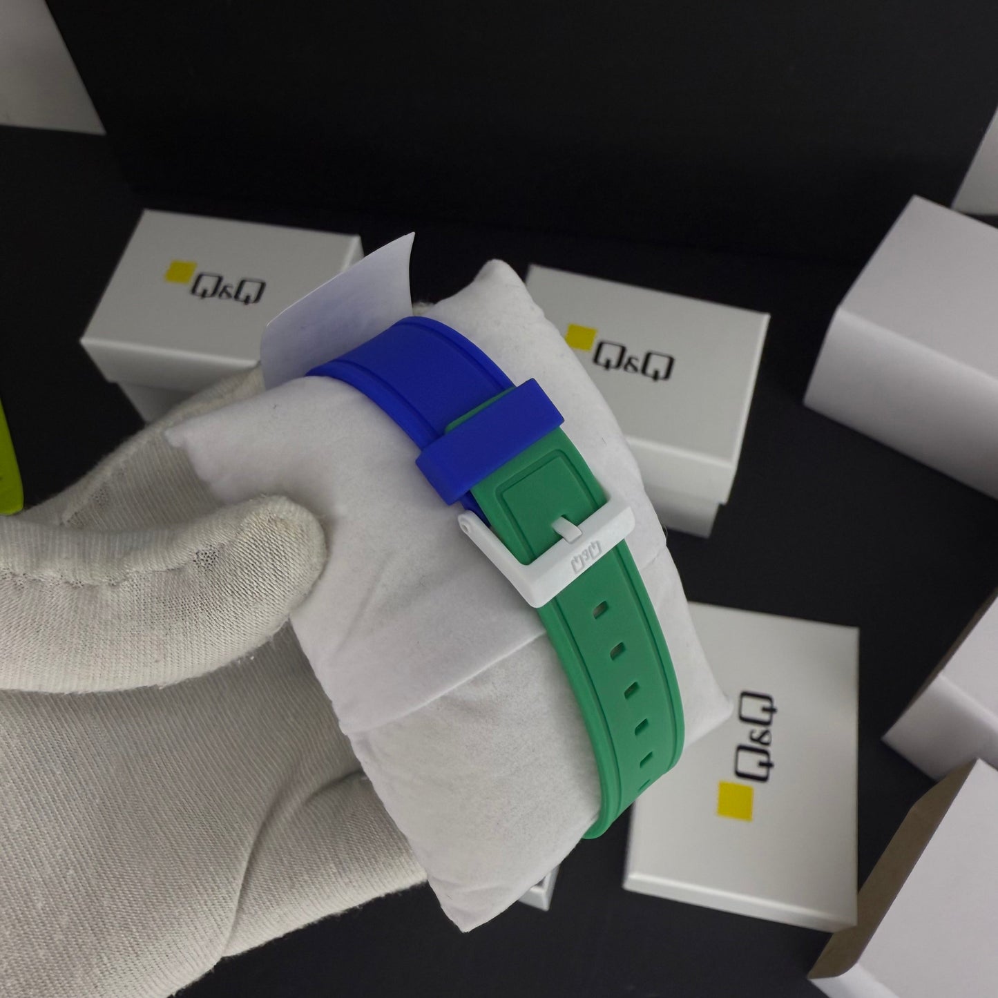 QyQ SUMERGIBLE  TIPO SWATCH UNISES ORIGINAL REF-V41A-508VY