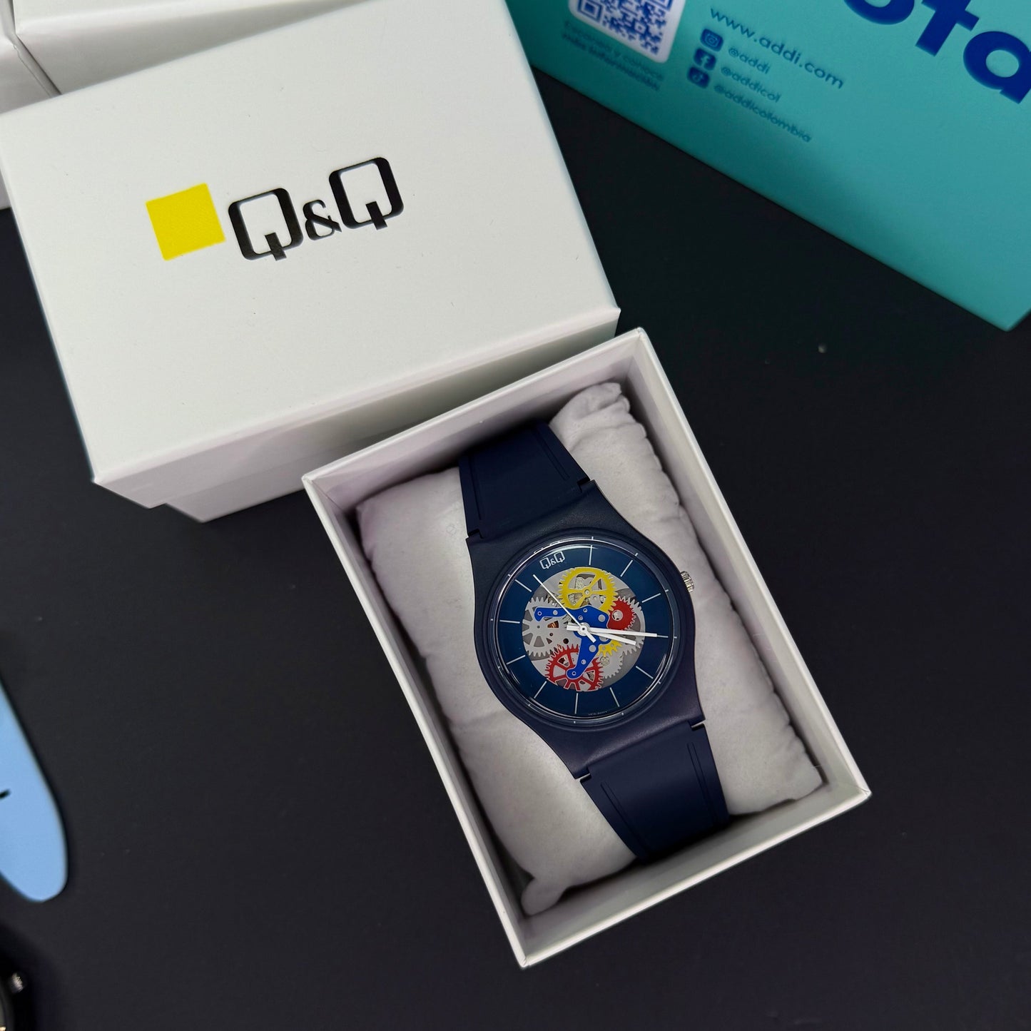 QyQ SUMERGIBLE TIPO SWATCH UNISES ORIGINAL REF-V41A-501VY