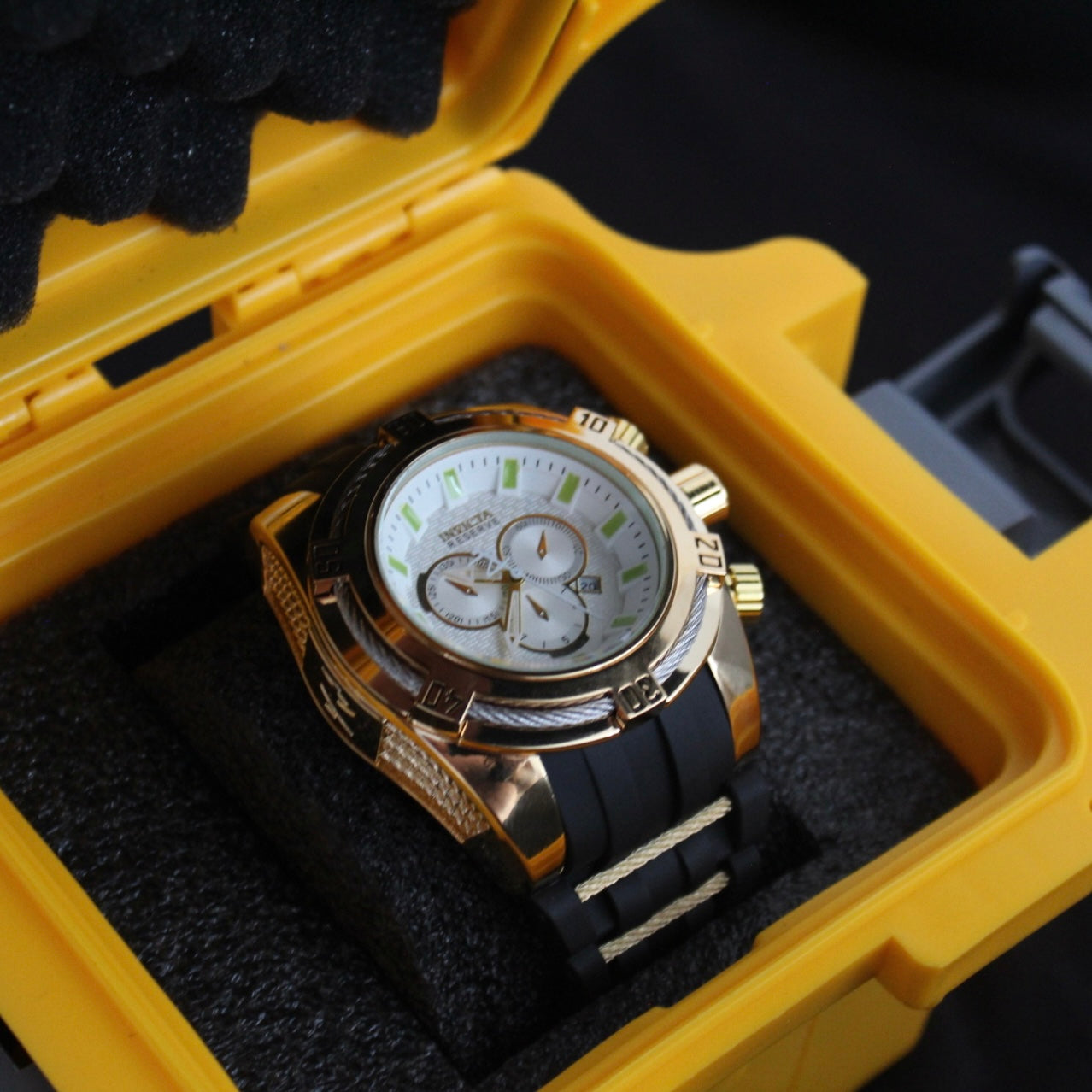 INVICTA BOLT RESERVER SUBAOUA PARA HOMBRE REF-BB